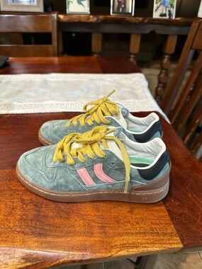 Coolway Green Suede Athletic Sneakers with Pink Stripes and Yellow Laces Sz 6